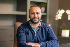 Vetnique Founder Dr. James Bascharon Named EY 2025 Midwest Entrepreneur of the Year