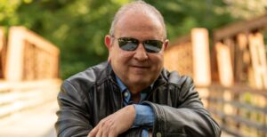 Billboard Top 50 Act Midnight Sky Navigates the Shadows with Haunting New Single ”Dark Stretch of Road”